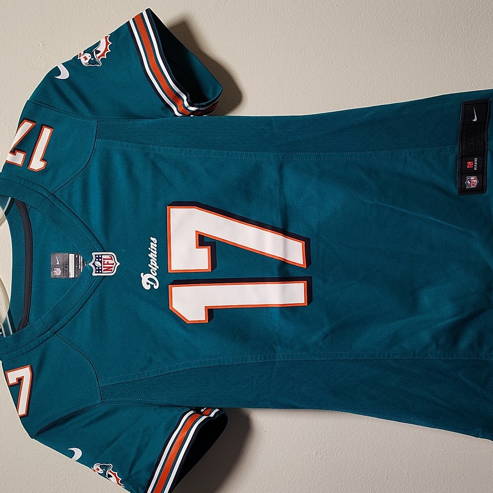 NFL MIAMI DOLPHINS #17 TANNEHILL size small football jersey